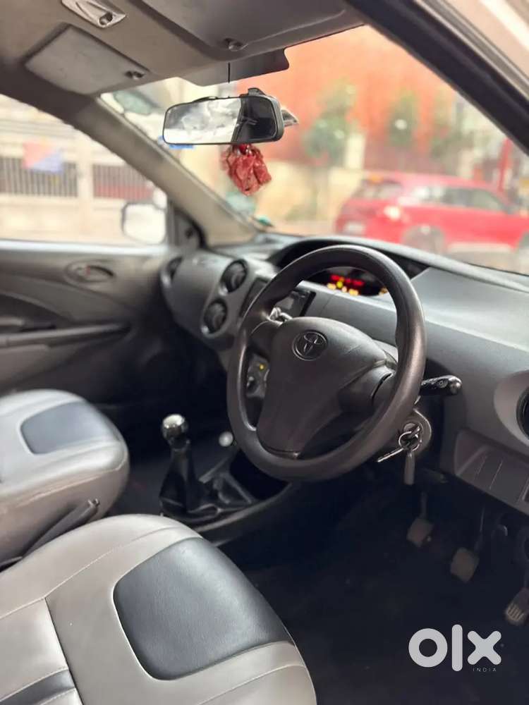 Toyota Etios Sportivo 2012