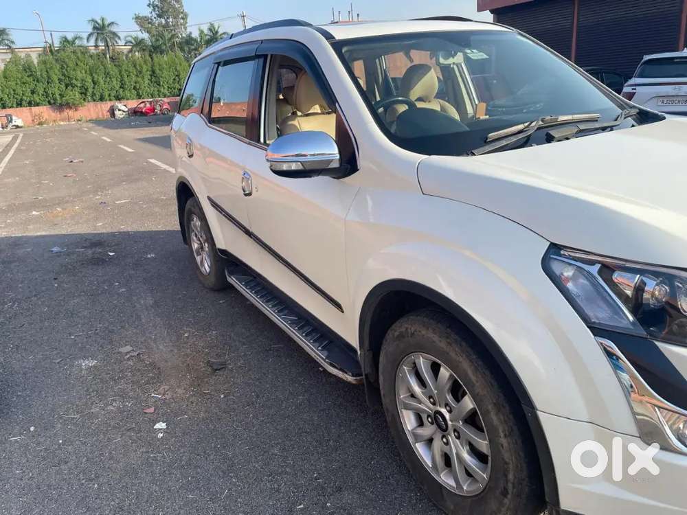 Mahindra Xuv500 2015 Diesel 123000 Km Driven With Sunroof