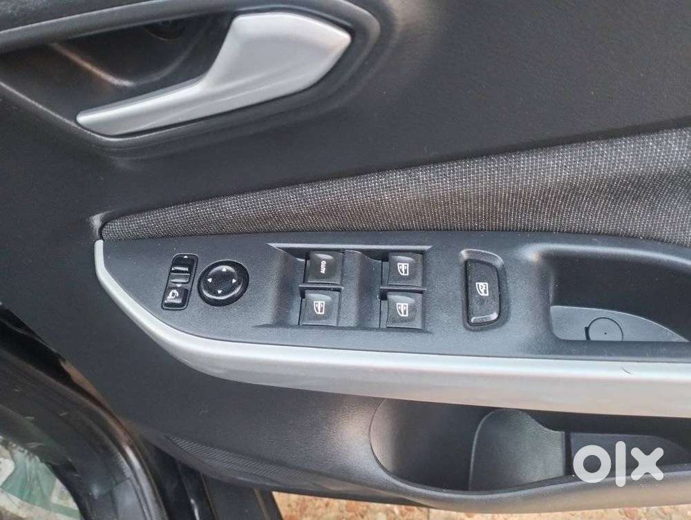 Nissan Magnite 1.0 Xv Premium Turbo Cvt, 2022, Petrol