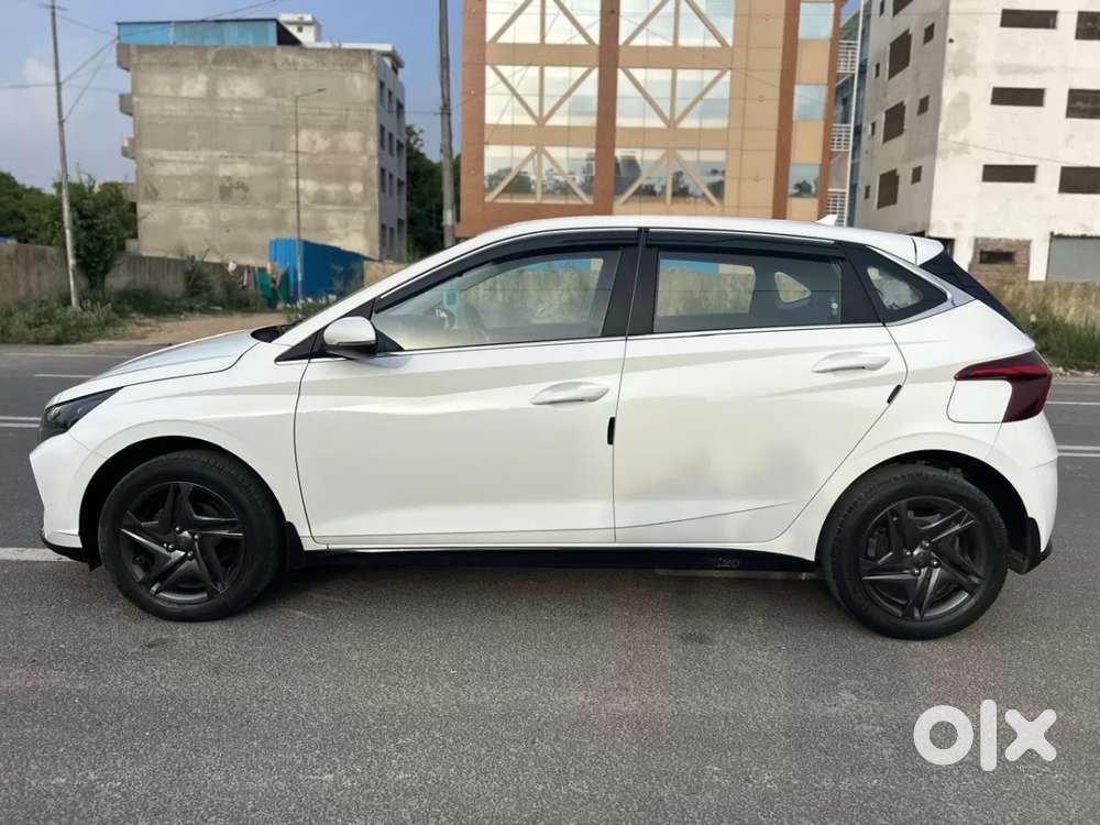 Hyundai I20 Sportz 1.2 Ivt, 2023, Petrol