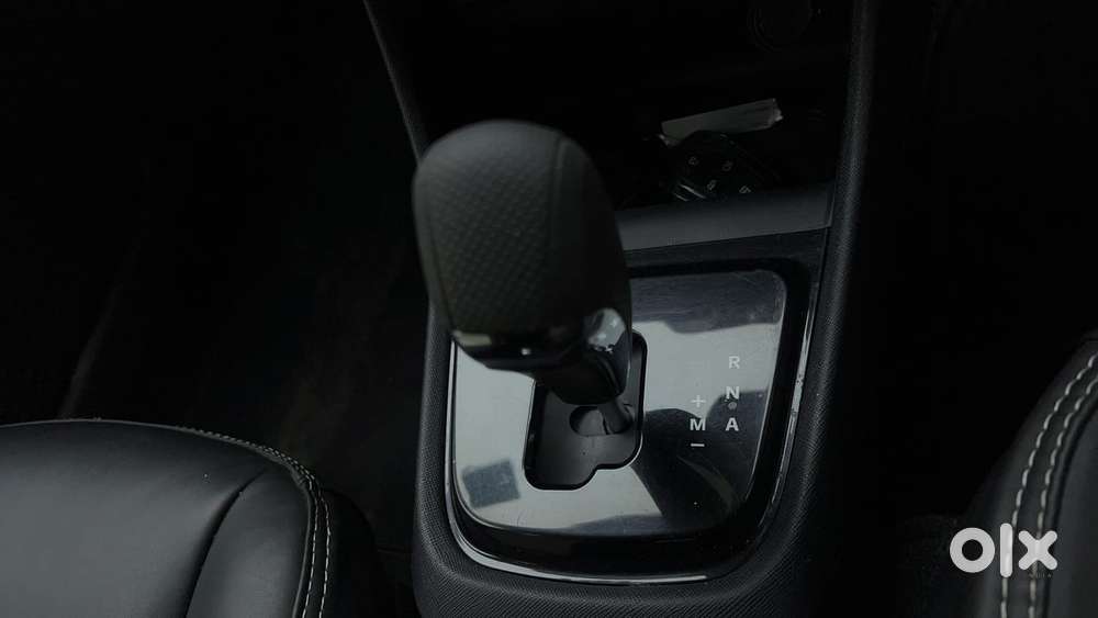 Tata Punch 1.2 Revotron Accomplished Dazzle Pack Amt, 2024, Petrol