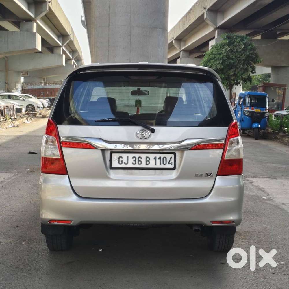 Toyota Innova 2.5 Vx 8 Str Bs-iii, 2015, Diesel