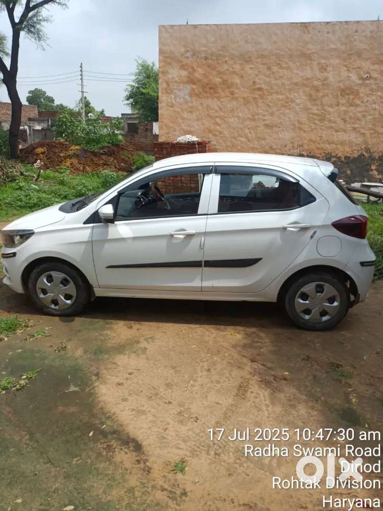 Tata Tiago 2022 Petrol Well Maintained,