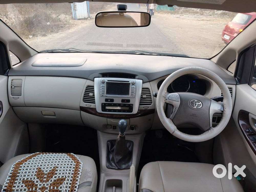 Toyota Innova 2009-2011 2.5 E 8 Str, 2012, Diesel