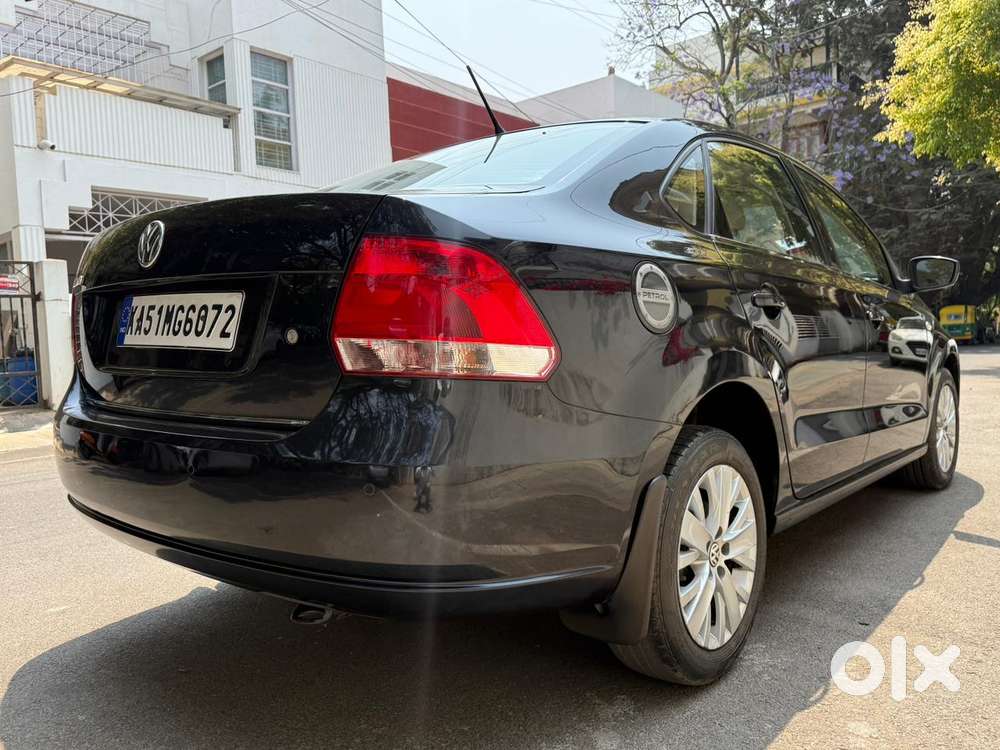 Volkswagen Vento Celeste 1.6 Highline, 2015, Petrol