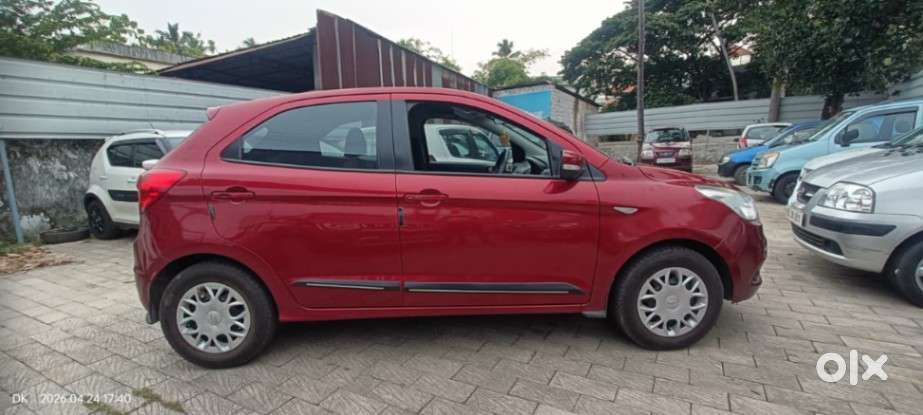 Ford Figo, 2016, Petrol