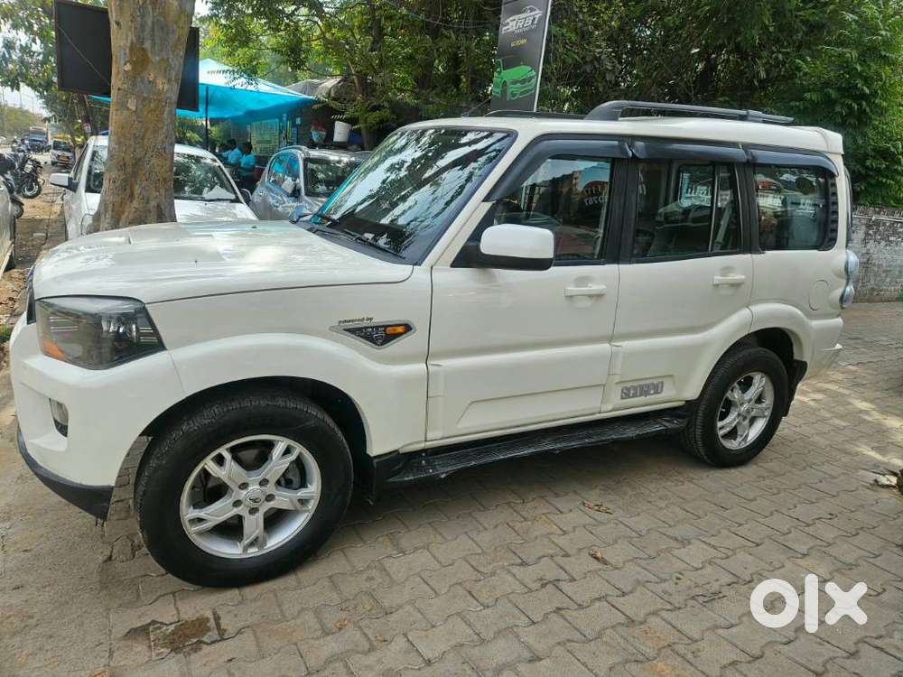 Mahindra Scorpio S10, 2015, Diesel