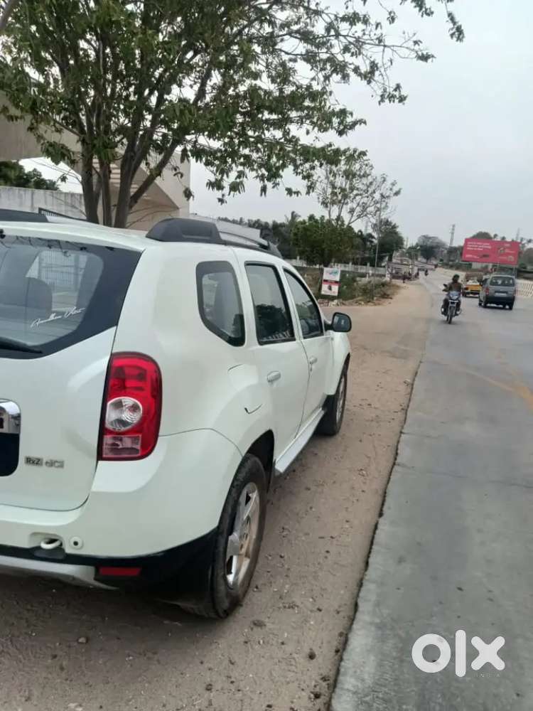 Renault Duster &ndash; White | Well Maintained | Ready To Drive!