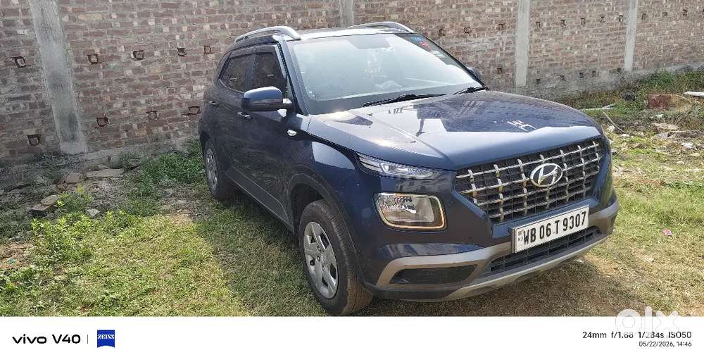 Hyundai Venue 2020 Petrol 42000 Km Driven