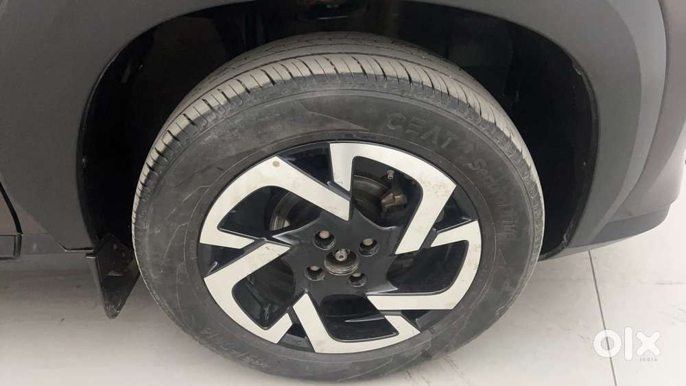 Nissan Magnite 1.0 Xv Premium Turbo Cvt, 2023, Petrol