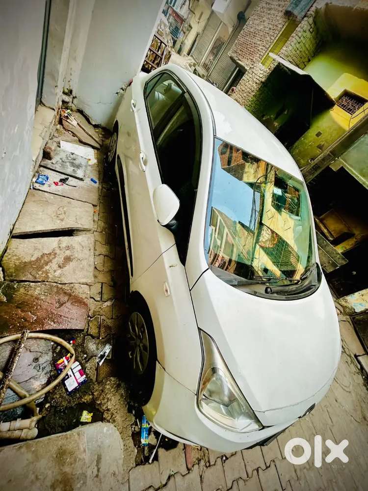Hyundai Xcent 2016 Base Cng