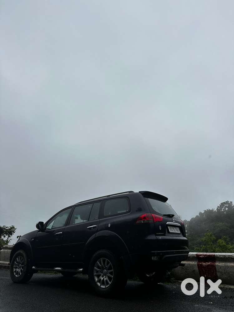 Mitsubishi Pajero Sport 2015 At, Excellent Condition Well Maintained