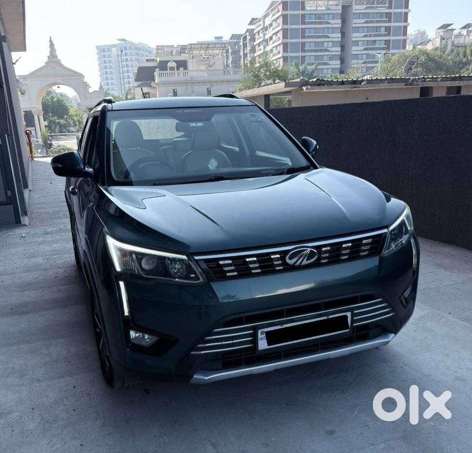 Mahindra Xuv300 1.2 W8 (o) Amt Petrol, 2021, Petrol