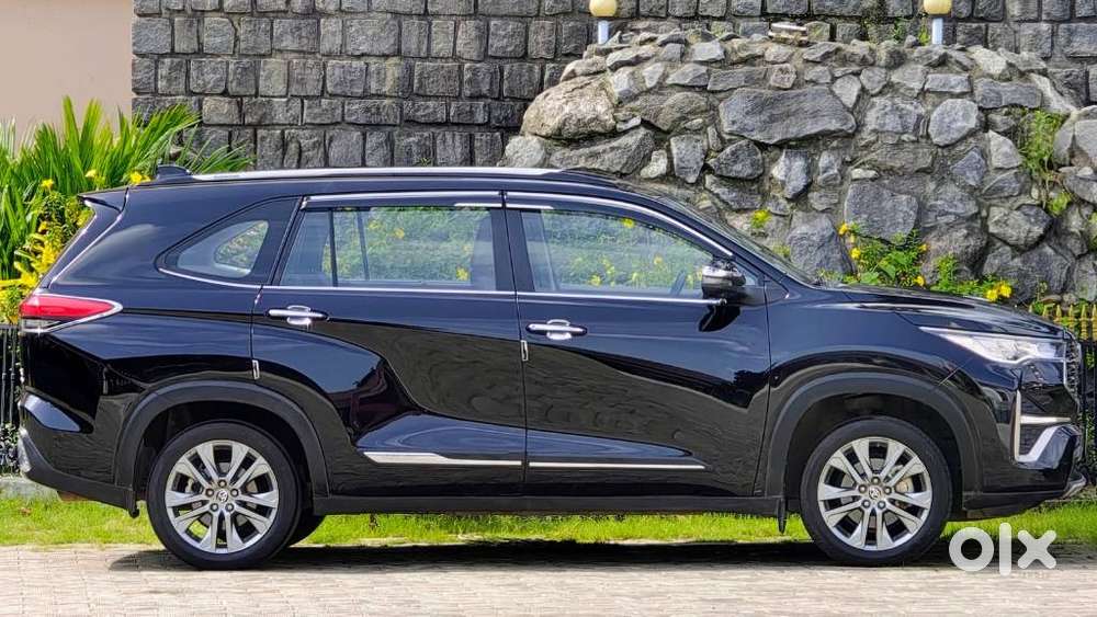 Toyota Innova Hycross 2.0 Zx (o) Hybrid 7 Str, 2025, Petrol