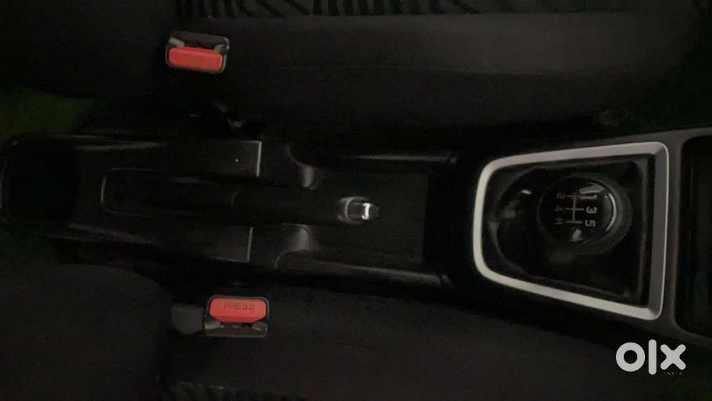 Maruti Suzuki Swift Vxi, 2021, Petrol