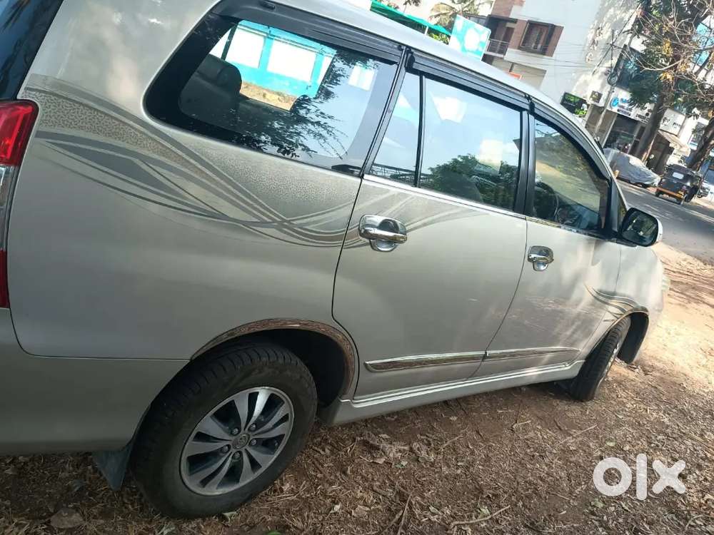 Toyota Innova 2015 Diesel 100000 Km Driven