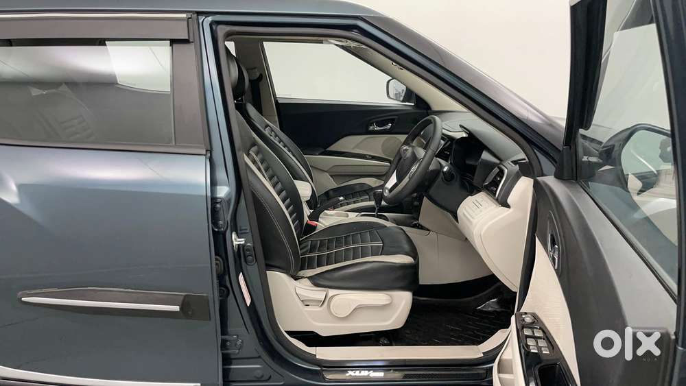Mahindra Xuv300 W8 (o) 1.5 Diesel Amt, 2023, Diesel
