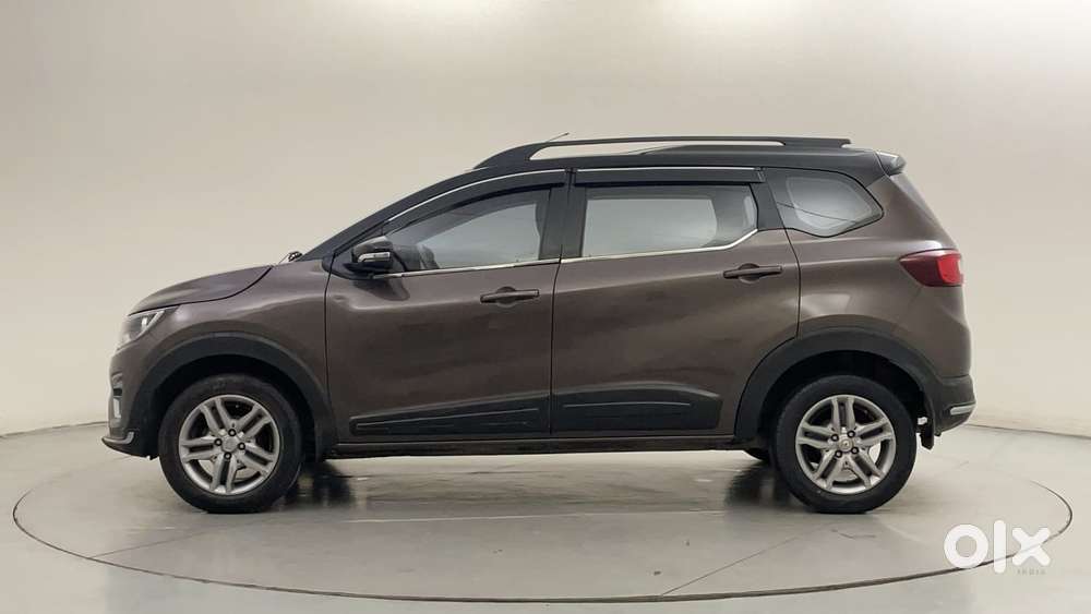 Renault Triber Rxz, 2022, Petrol