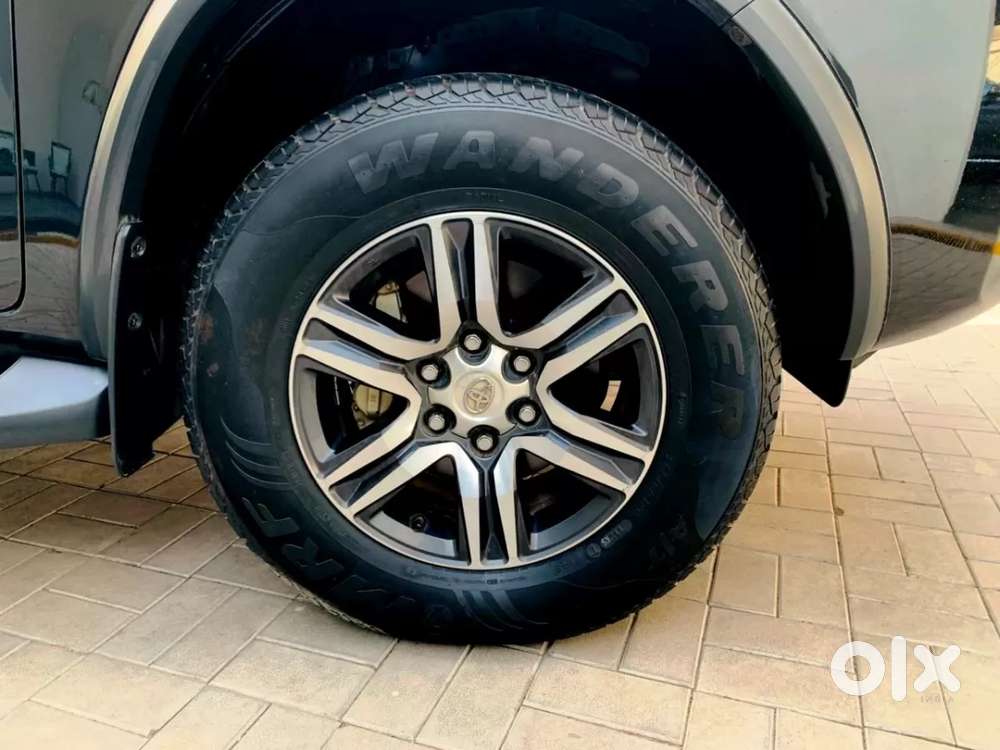 Toyota Fortuner 4x2 At 2.7 Petrol, 2022, Petrol