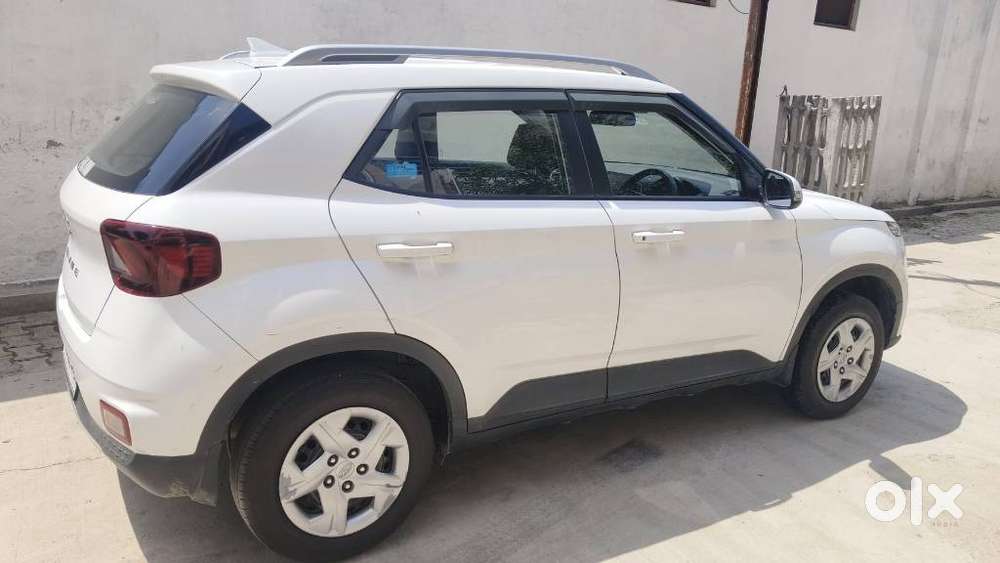 Hyundai Venue 1.2 S Plus, 2022, Petrol