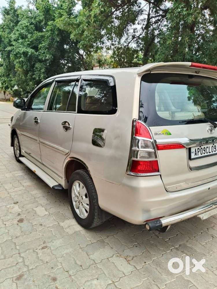 Toyota Innova 2.5 G (diesel) 8 Seater, 2012, Diesel