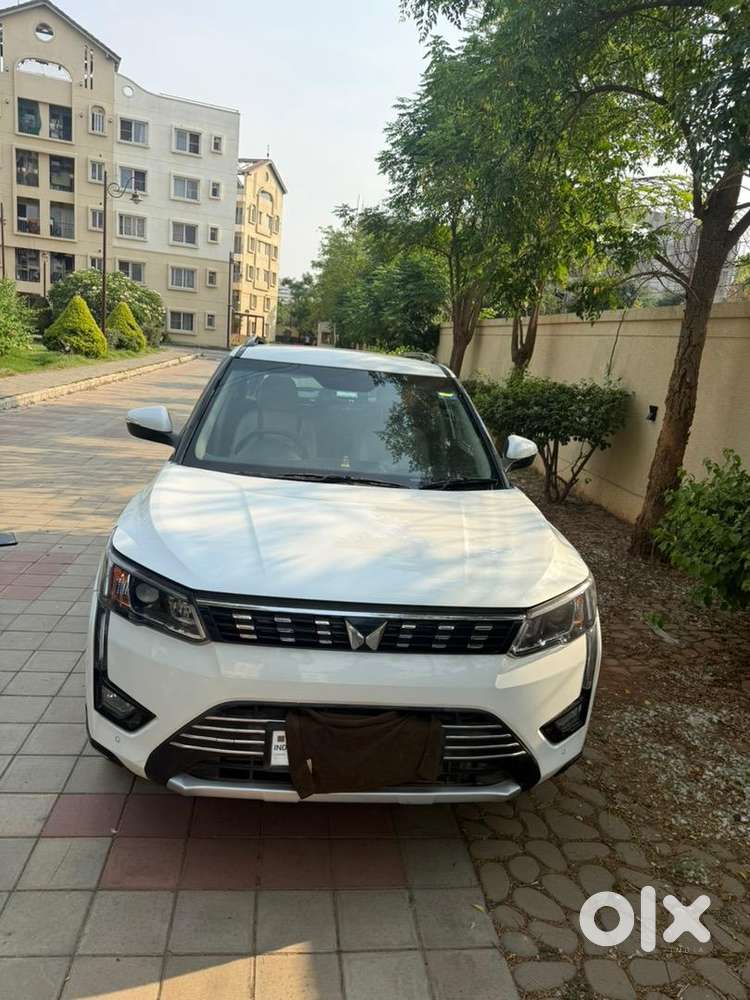 Almost New Mahindra Xuv300 W8(o)  Only 6,000 Km  Mint Condition