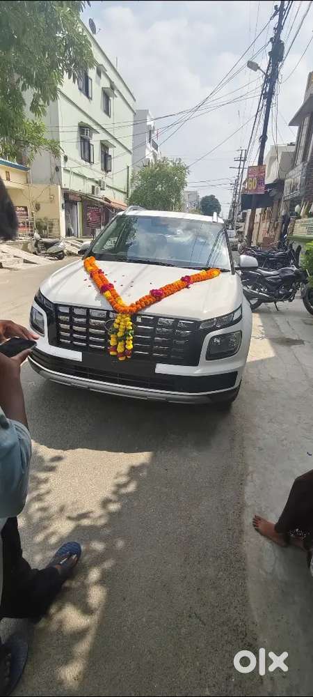 Hyundai Venue 2025 Petrol 5500 Km Driven