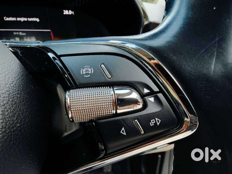 Skoda Slavia Style 1.0l Tsi At, 2023, Petrol