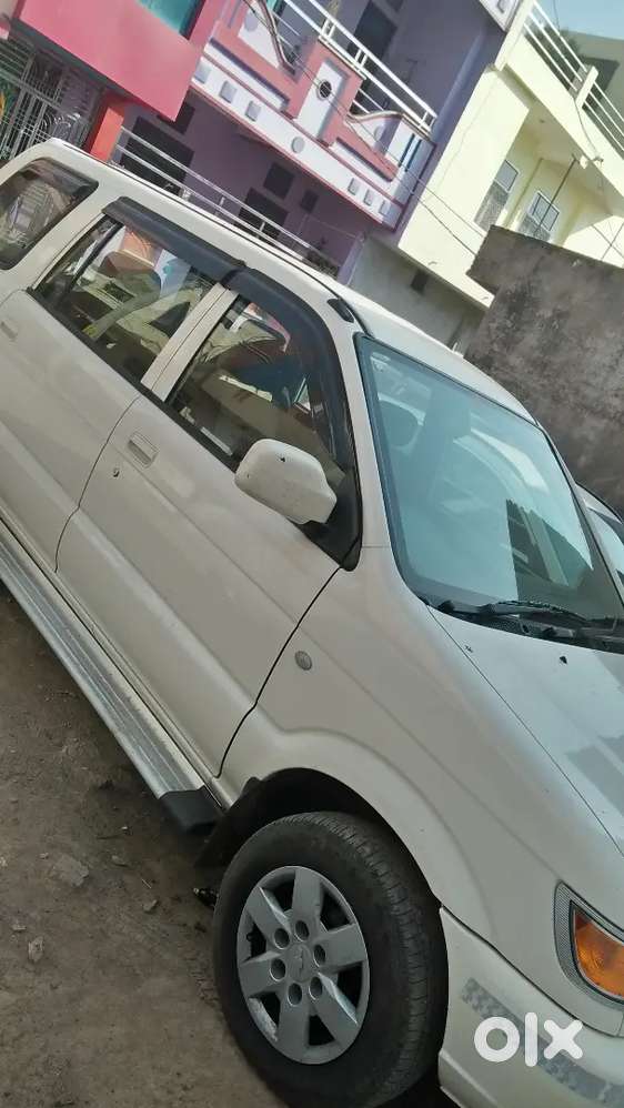 Chevrolet Tavera 2016 Diesel 123000 Km Driven