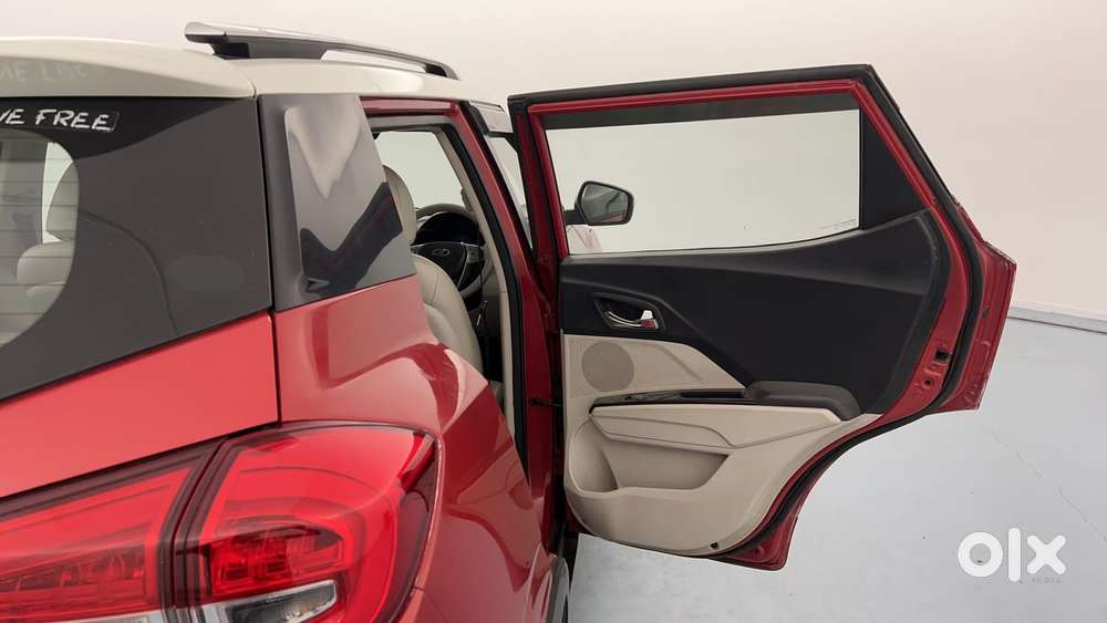 Mahindra Xuv300 W8 (o) 1.5 Diesel Amt Dual Tone, 2019, Diesel