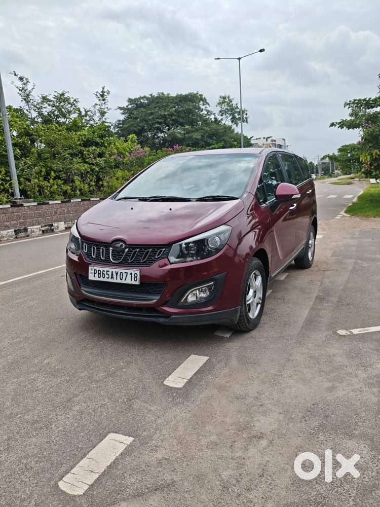 Mahindra Marazzo M6 2020