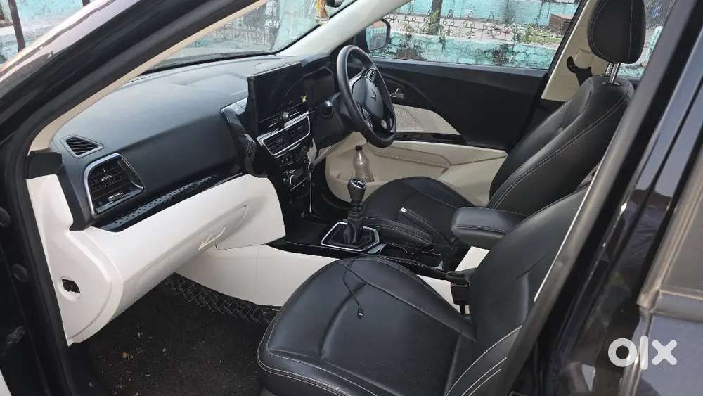 Mahindra Xuv 3xo 2025 Petrol Well Maintained