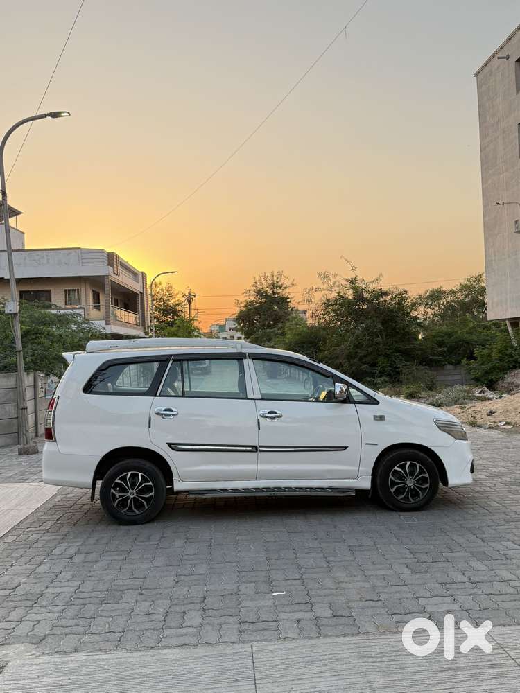 Toyota Innova 2.5 Gx (diesel) 7 Seater Bs Iv, 2013, Diesel
