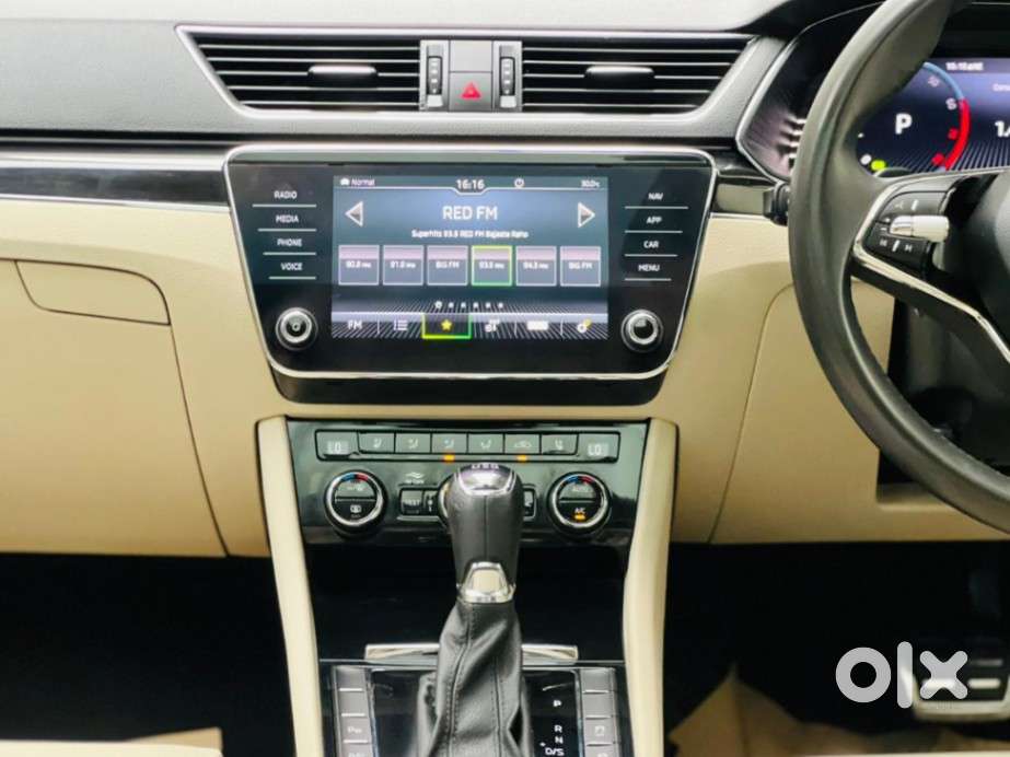 Skoda Superb 2.0 Tsi At L&k, 2022, Petrol