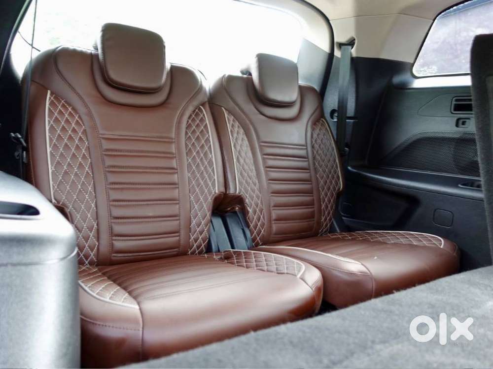 Mahindra Xuv700 2.0 Ax 5 Petrol Mt 7 Str, 2024, Petrol