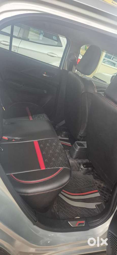 Maruti Suzuki Swift Vxi + Manual, 2024, Petrol