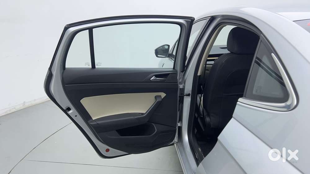 Skoda Slavia Style 1.0l Tsi Mt, 2022, Petrol
