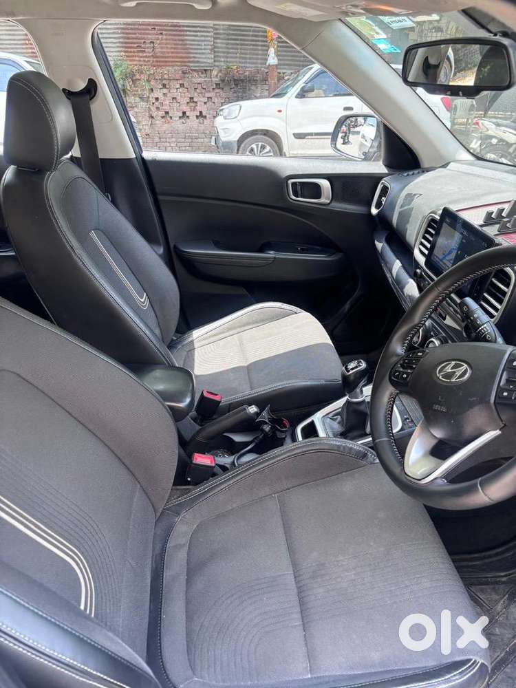 Hyundai Venue 2019 Diesel 59800 Km Driven