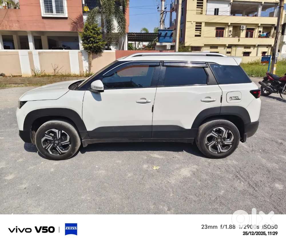 Maruti Suzuki Brezza 2023 Petrol 70000 Km Driven