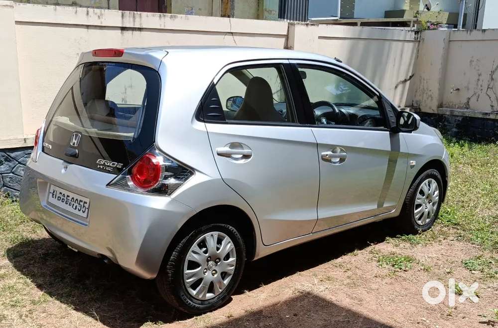 Honda Brio Smt
79000 Km
Correct Service
Excellent Condition
New Tyres