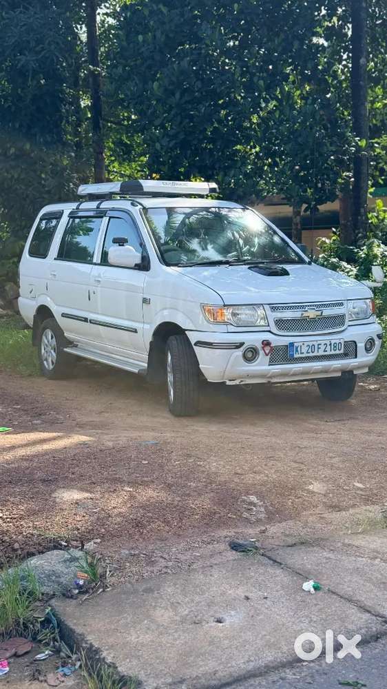 Chevrolet Tavera Neo 2013