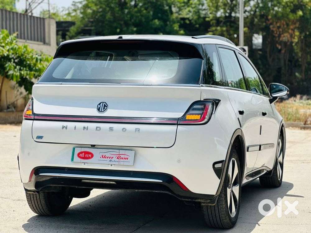 Mg Windsor Ev Essence, 2024, Electric