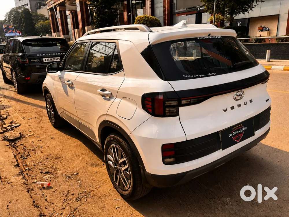 Hyundai New Venue 2024 Petrol Well Maintained