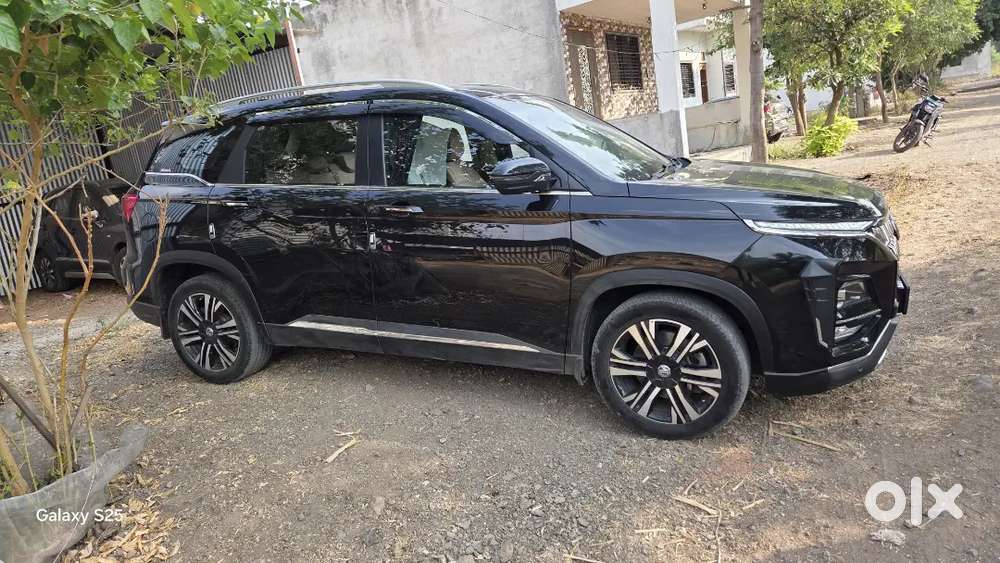 Mg Hector Plus Savvy 2026 Waiting