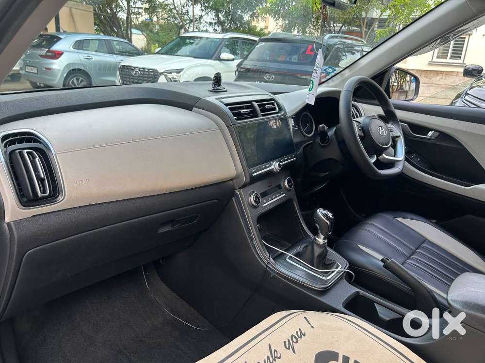 Hyundai Creta | Manual | 1.5l Petrol | Phantom Black | 2023