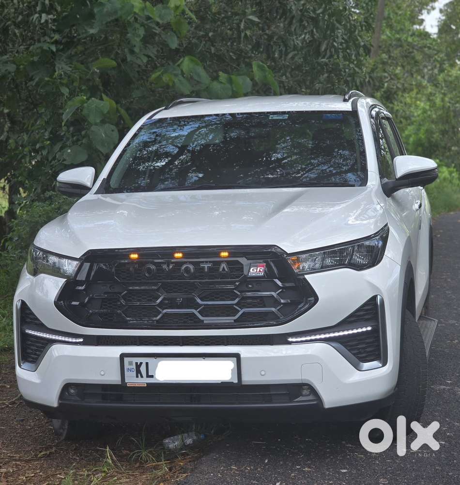 Toyota Innova Hycross 2025