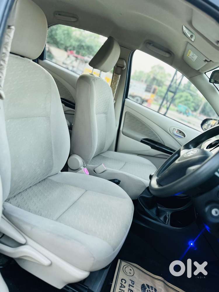 Toyota Etios Liva V Dual Tone, 2019, Petrol