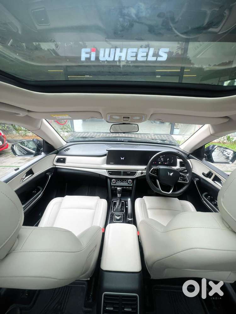 Mahindra Xuv700 2.2 Ax 7 Diesel At Str Awd, 2022, Diesel