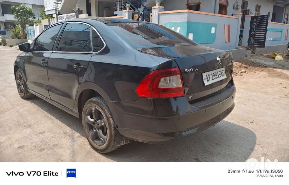 Skoda Rapid 2013 Diesel 140000 Km Driven