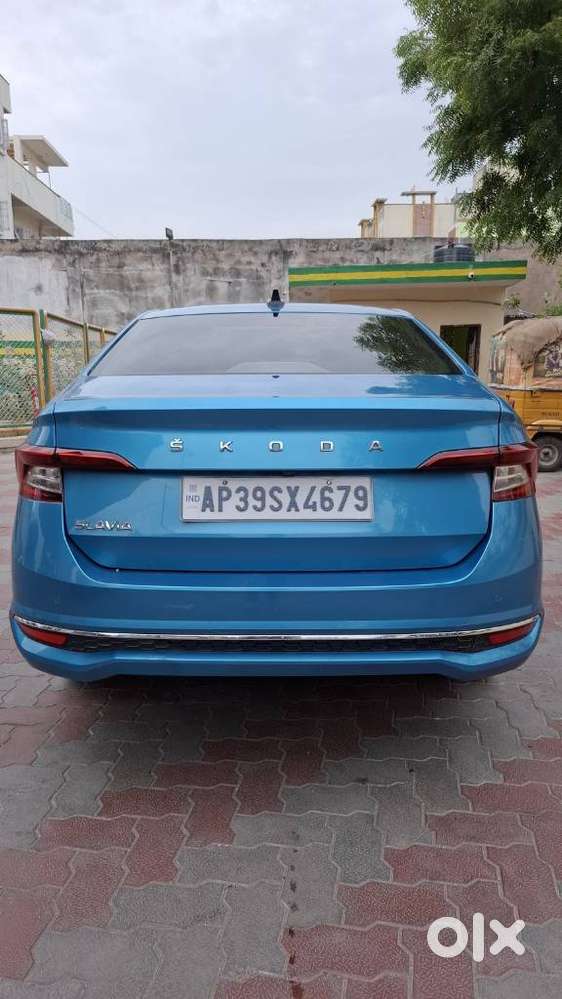 Skoda Slavia 1.0 Tsi Style At, 2023, Petrol